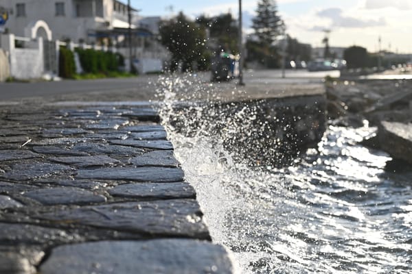 Harhailua Paroksen kaduilla